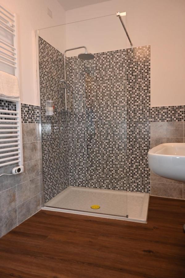 B&B Del Corso Castano Primo Екстер'єр фото